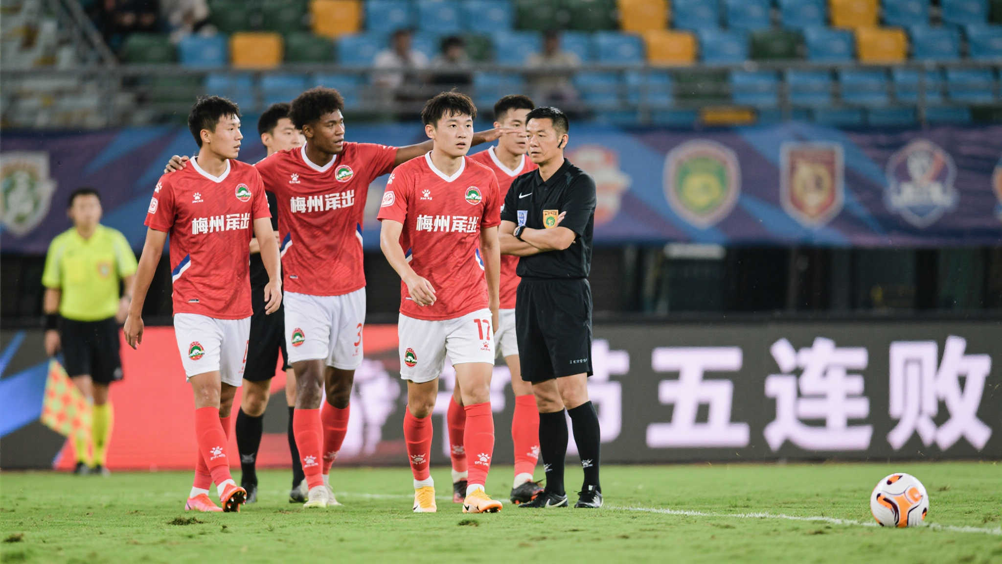 苦练防守迎战国安，梅州客家力争止住连败颓势