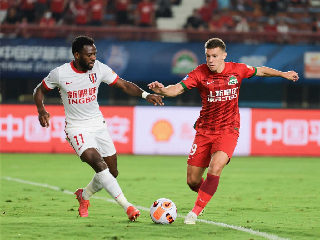 【中超】马莱莱与卡尔采夫联手破门 新鹏城1-1战平英博